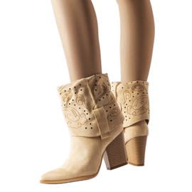 Stivali texani beige con tomaia traforata di Guibord