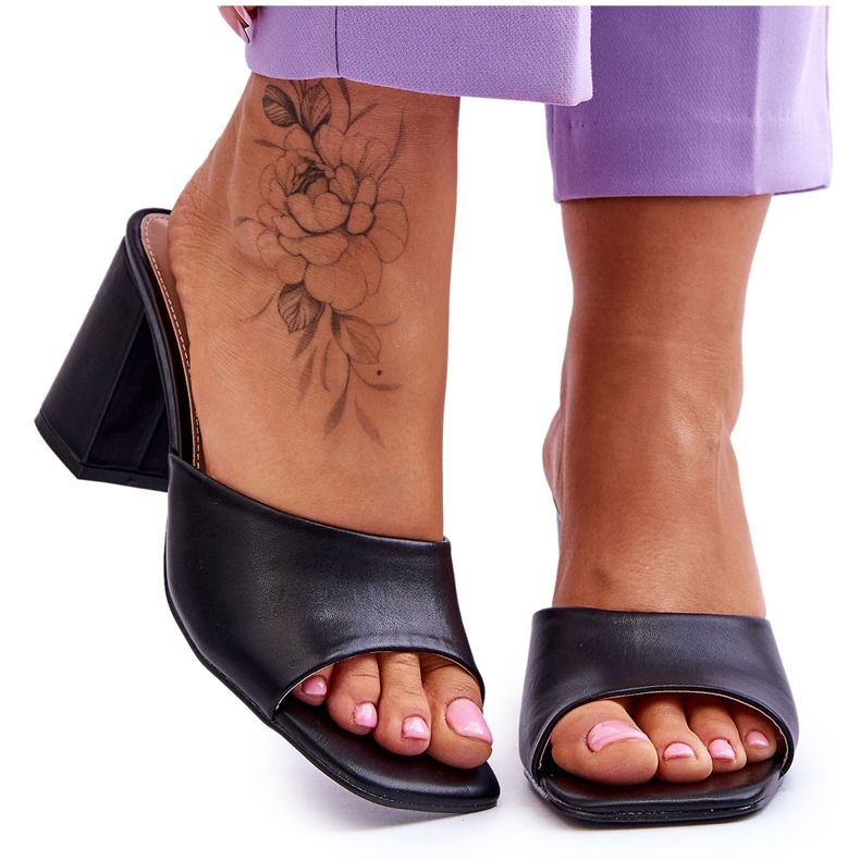 Pantofole classiche in pelle da donna nere Loara nero