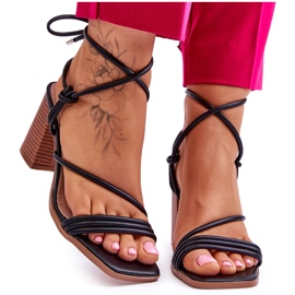 Sandali in pelle da donna con tacco nero Seyna