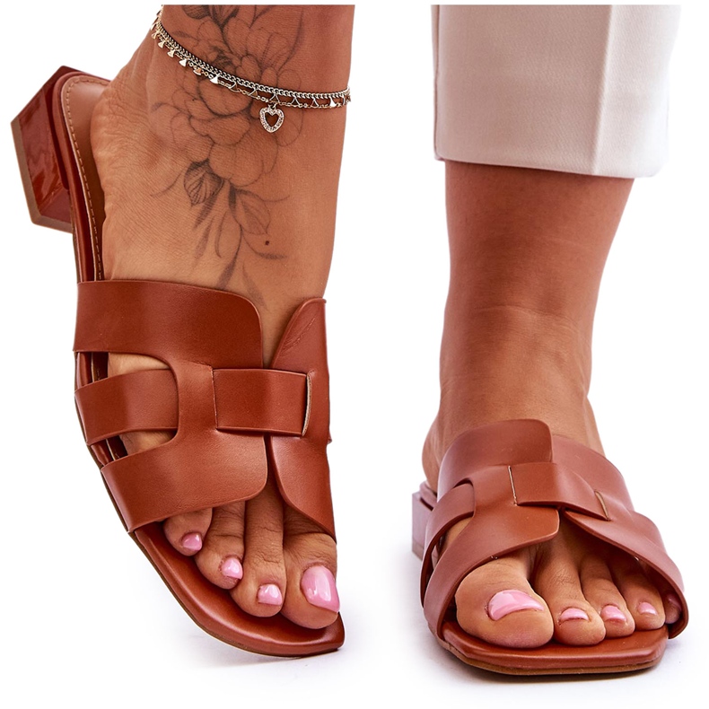 FJ1 Pantofole in pelle Fendy cammello da donna classiche marrone