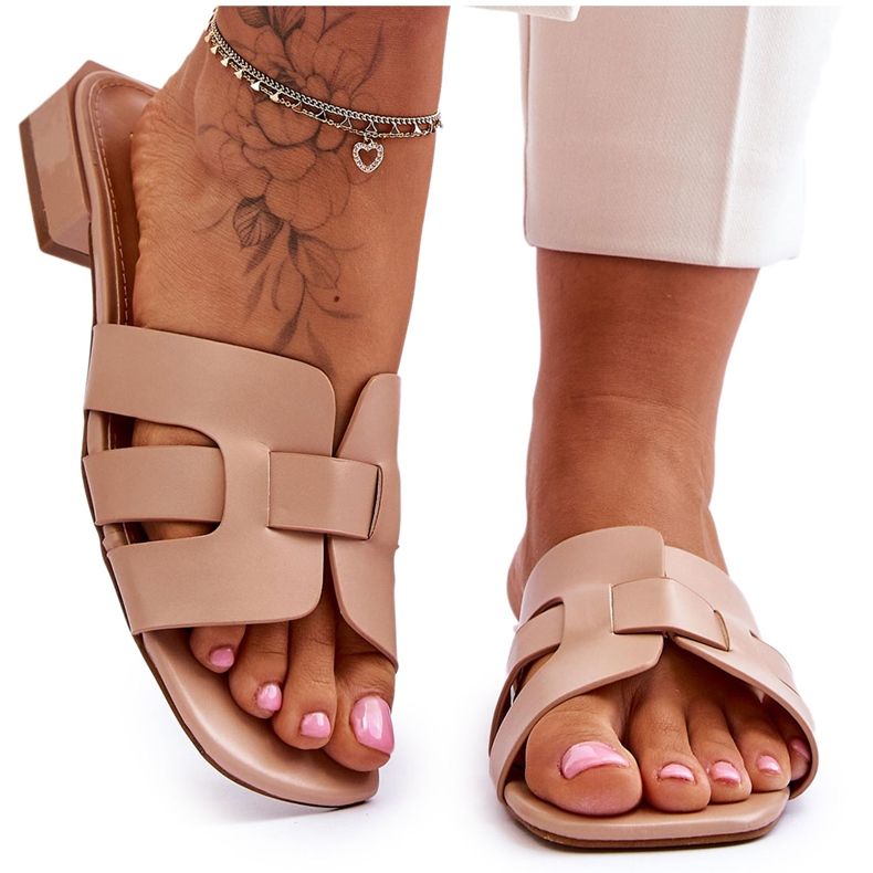 FJ1 Ciabatte Classiche Da Donna In Pelle Beige Fendy