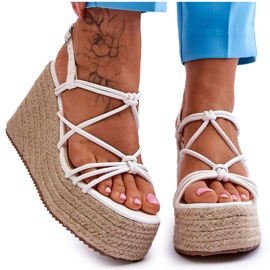 Sandali Alla Moda Con Zeppa Con Treccia Bianca Nessia