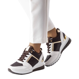 Sneakers con zeppa marroni e bianche di Desche bianca