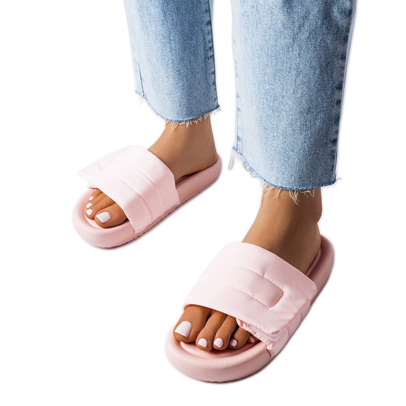 BM Pantofole rosa con velcro di Aleron