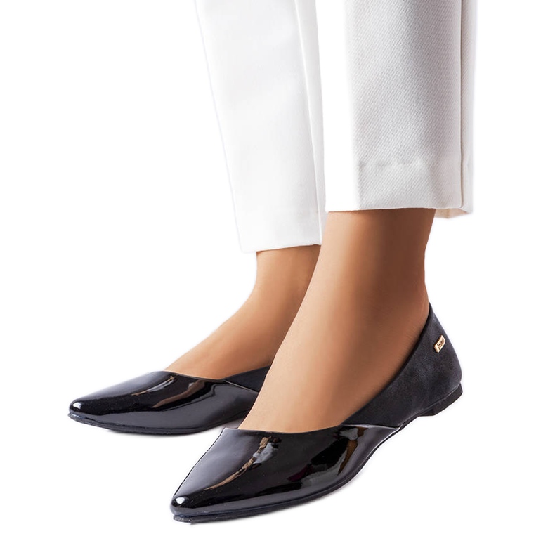 Eleganti ballerine laccate nere di Valpan nero
