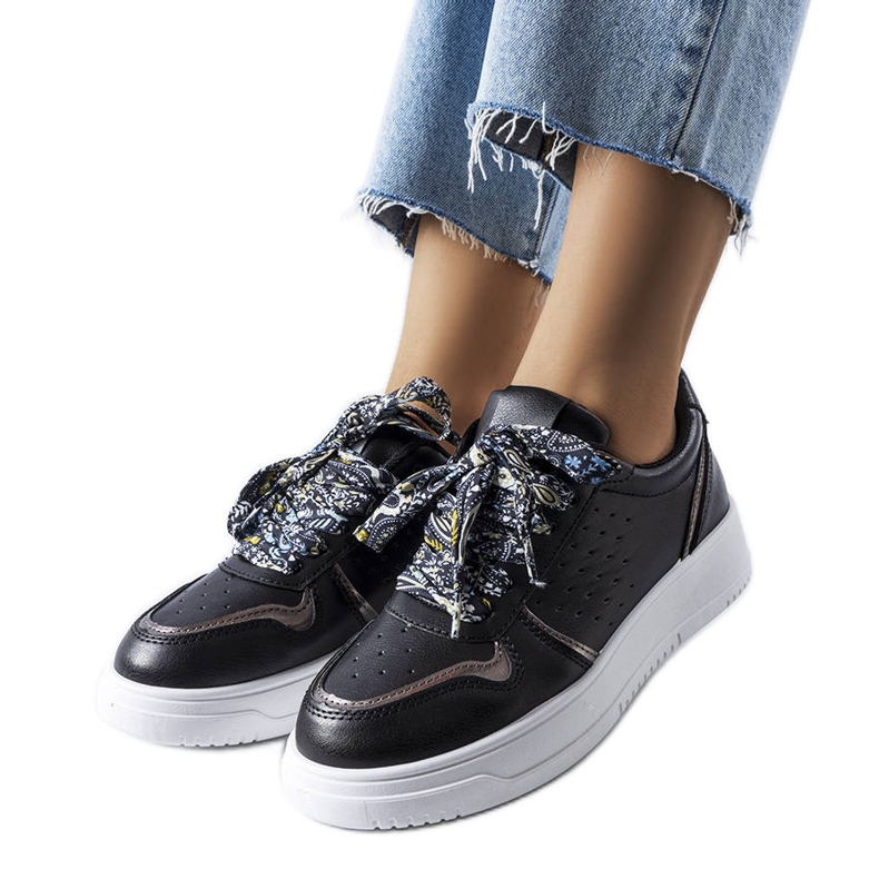 Scarpe da ginnastica nere 85-872 nero