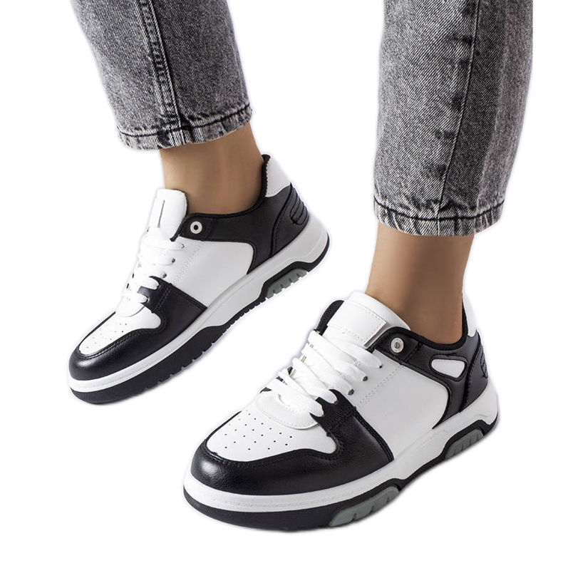 Sneaker Kristie nere con plateau bianca