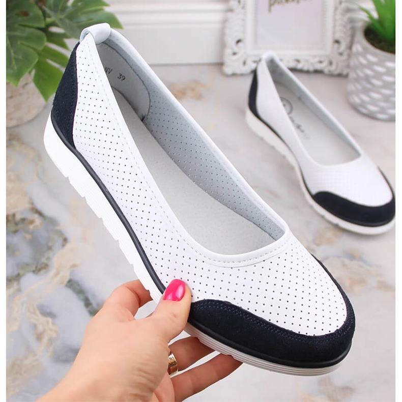 Ballerine da donna in pelle bianca traforata Filippo DP4524
