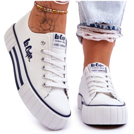 Sneakers da donna sulla piattaforma Lee Cooper LCW-23-31-1802L Bianche bianco