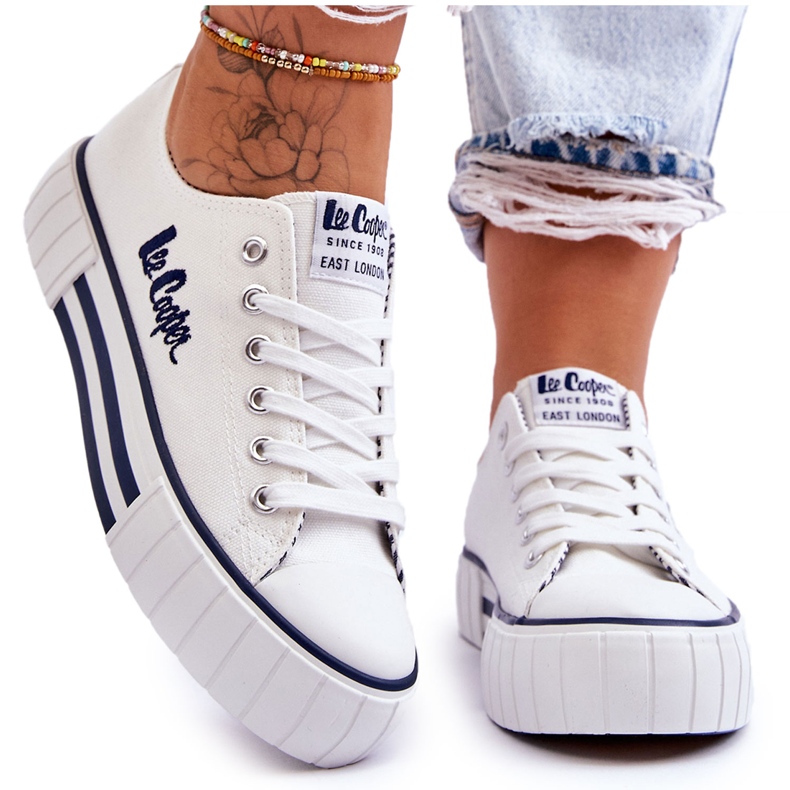 Sneakers da donna sulla piattaforma Lee Cooper LCW-23-31-1802L Bianche bianca