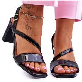 Sandali Donna Laccati Sul Tacco Nero Carrie