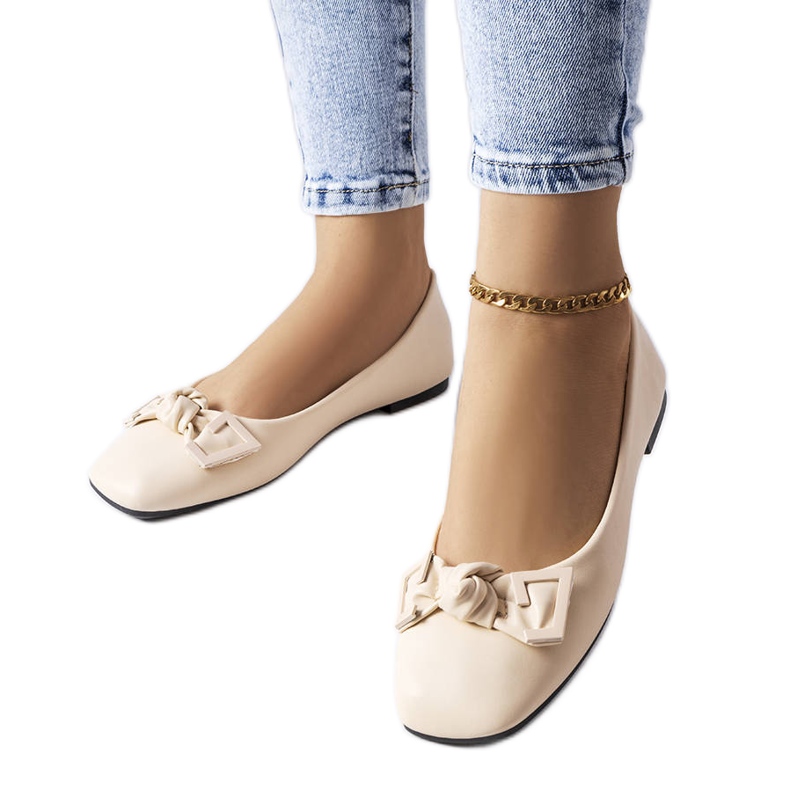 Ballerine beige chiaro con fiocco di Tabitha