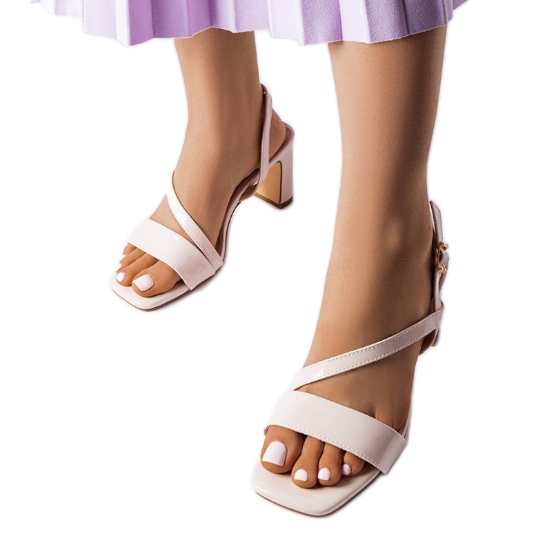 Sandali Beaulac in vernice beige