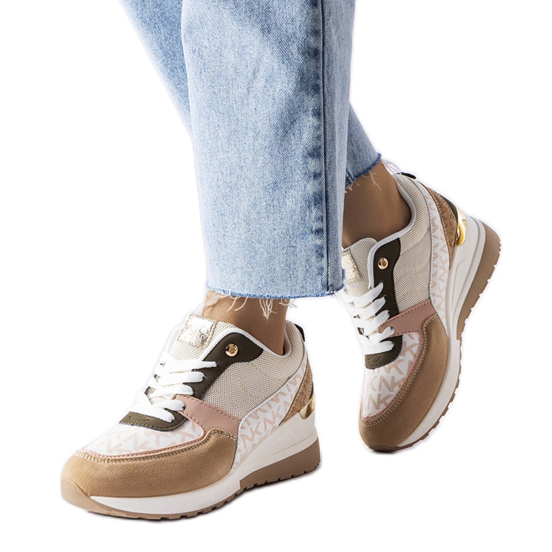 Sneakers beige con inserti decorativi di Mireault