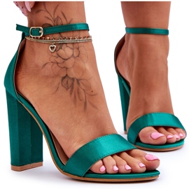 Sandali con tacco alto in raso verde Linsy