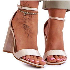 Sandali con tacco in raso Beige Linsy