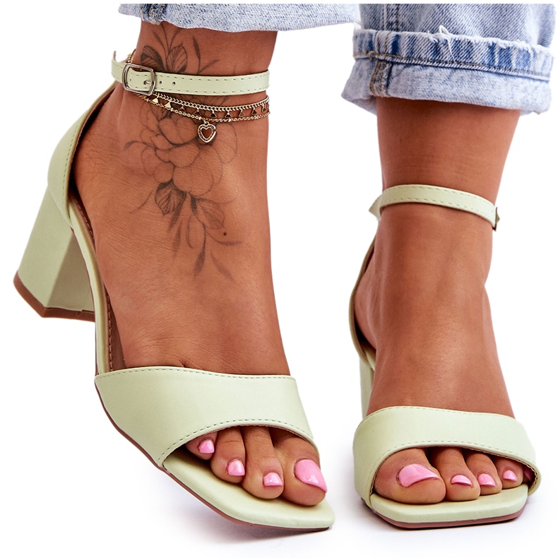 PG1 Sandali In Ecopelle Con Tacco Basso Whitney Verde Chiaro