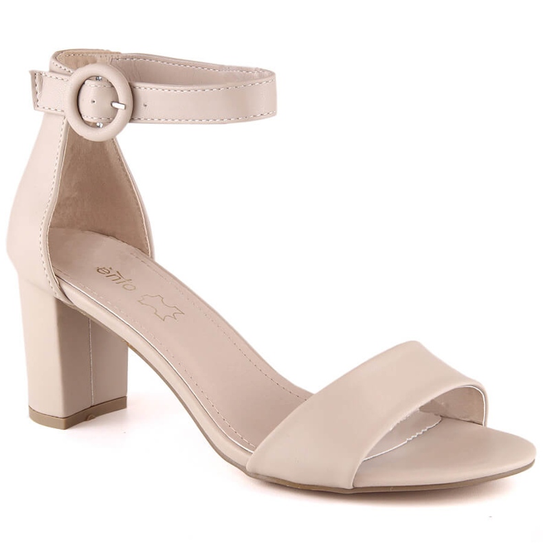 Sandali beige da donna sul post eVento 1617