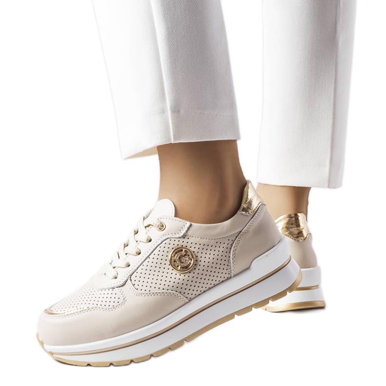 Scarpe in pelle traforata beige di Talbot