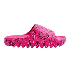 Pantofole da donna alla moda su un'enorme piattaforma fucsia lorette rosa