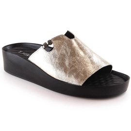 Pantofole dorate metalliche da donna in pelle T.Sokolski L23-346 d'oro