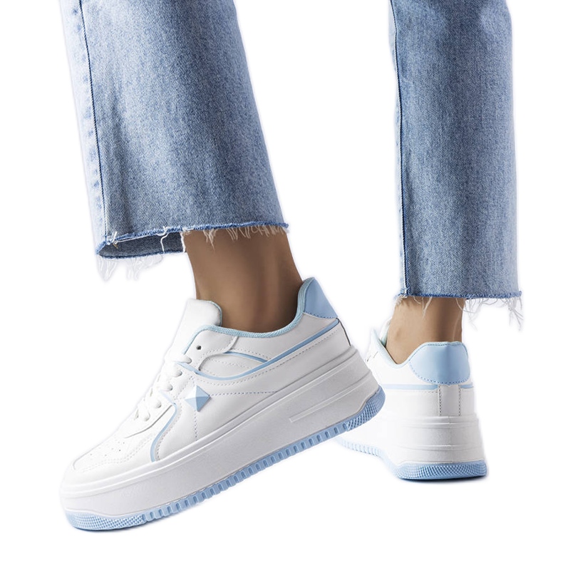 Sneakers bianche e blu sulla piattaforma Lepage bianca