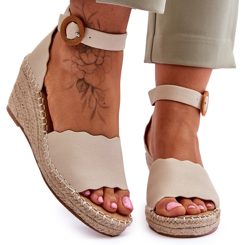 Sandali Con Zeppa In Pelle Scarpa Comfort Beige Verola