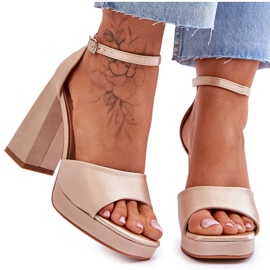 Sandali in raso su tacchi grossi Beige Eternity