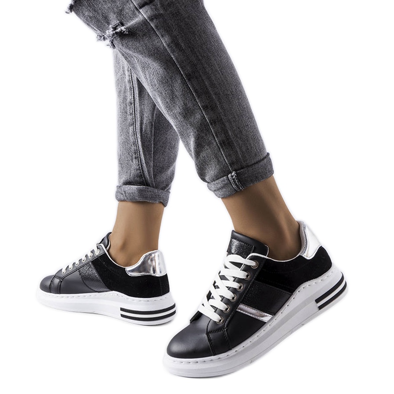 Sneakers nere con inserti di Deans nero