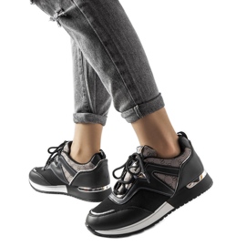 Sneakers nere con elementi dorati di Bedord nero