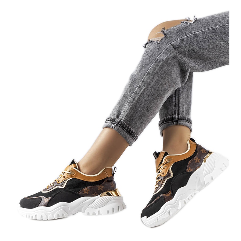 Sneakers nere su suola irregolare di Alta nero