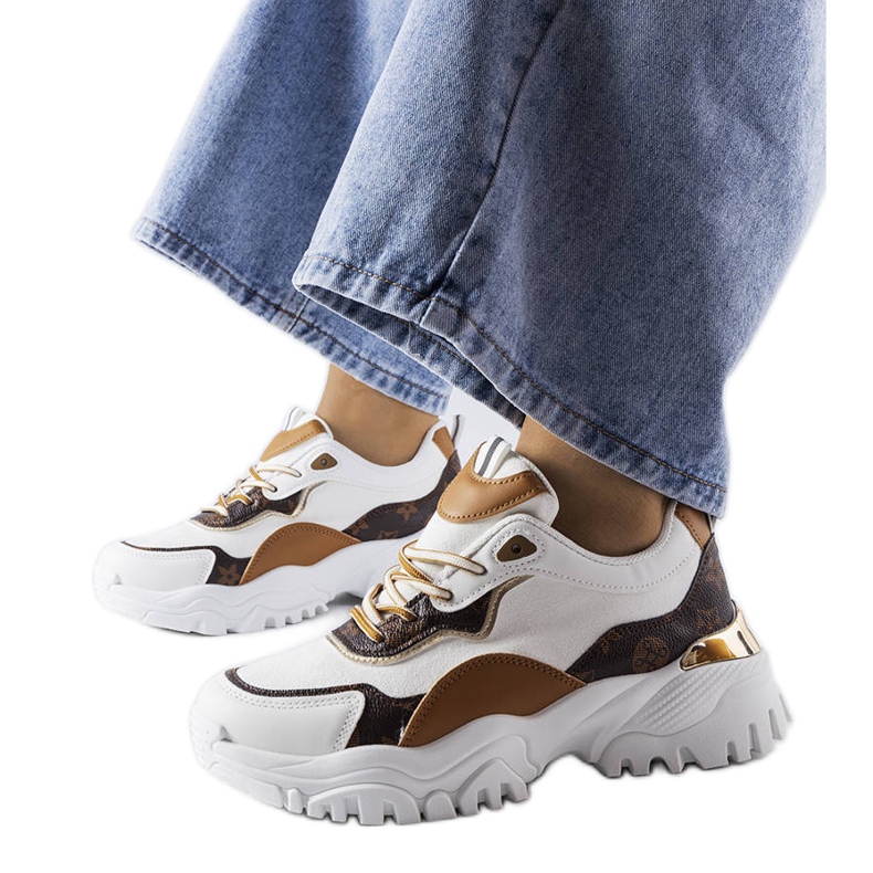 Sneakers bianche su suola irregolare di Alta bianca