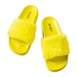 Pantofole gialle con pelliccia di Raffaele giallo