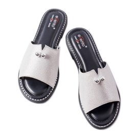 Evento Sandali argento metallizzato con perle di Frederi