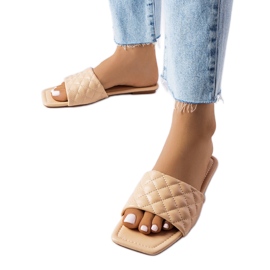 Eleganti infradito beige con trapuntatura di Labrie