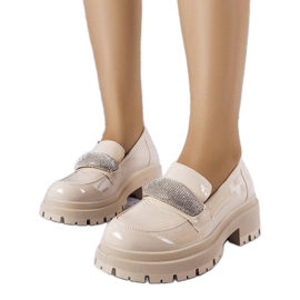 Brogue laccate beige con zirconi di Mouss