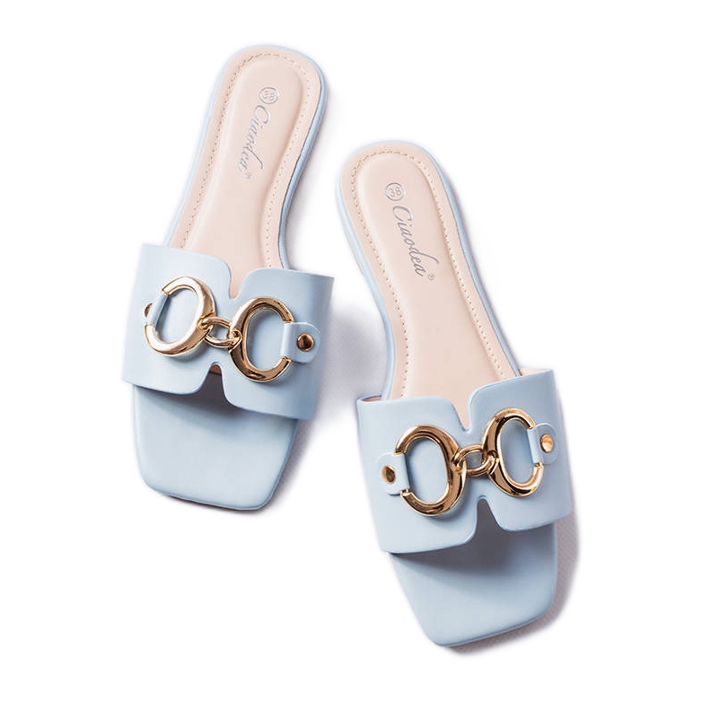 Eleganti ciabatte blu con catena di Corbin