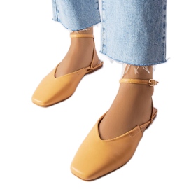 Sandali chiusi beige