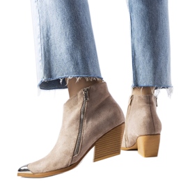 Stivali texani beige con punta in metallo di Vergne