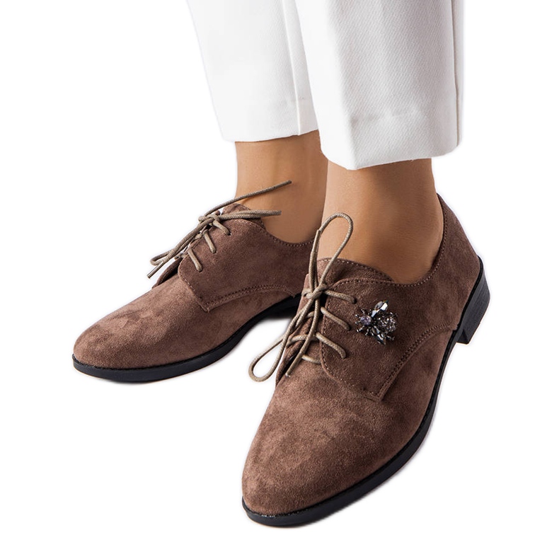 Brogue marroni con applicazione di zirconi di Carignan marrone