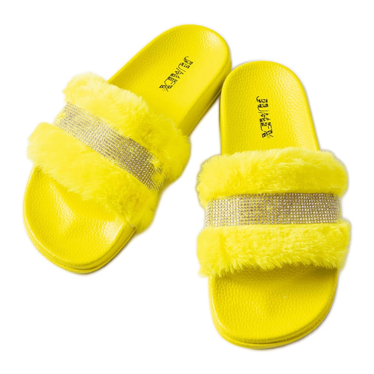 Ciabatte in pelliccia gialla con strass di Carrito giallo