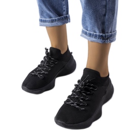 Sneaker in tessuto nero di Côté