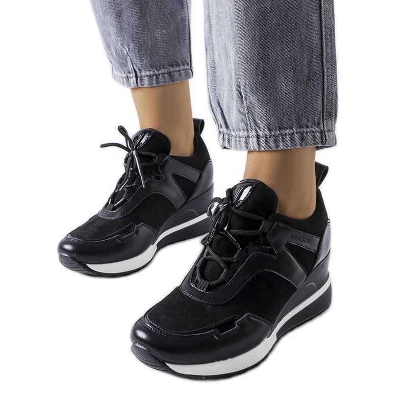 Venezia Sneaker con zeppa di colore nero di Vincez