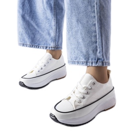 Sneakers sportive bianche sulla piattaforma McKeylor bianco