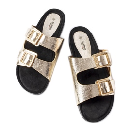 Ciabatte Norcross laccate oro con fibbie d'oro