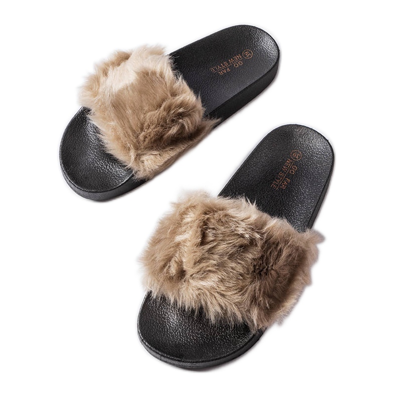 Pantofole beige con pelliccia di Genevre