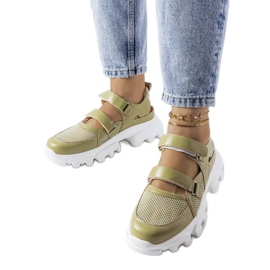 Sneakers verdi su una suola massiccia di Djurs verde