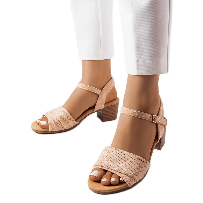 Sandali beige con tacco basso di Broom