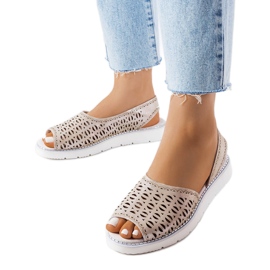 Sandali traforati in argento piovoso