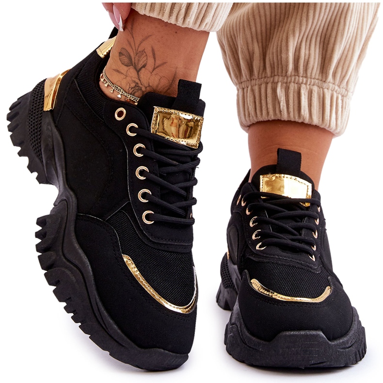 Scarpe da ginnastica con plateau classiche nere ne hanno bisogno nero